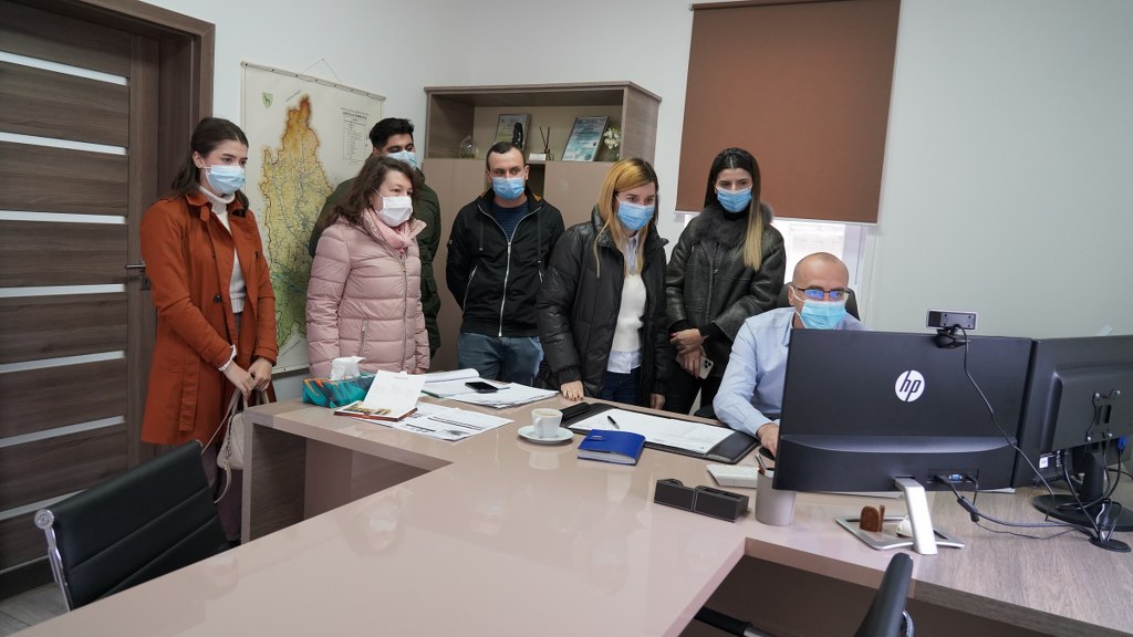 Stagiarii de la Consiliul Județean Dâmbovița, în vizită la instituțiile subordonate