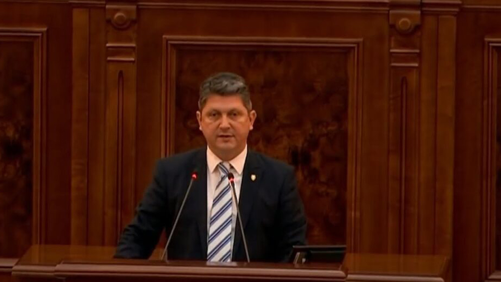 TITUS CORLĂȚEAN despre propunerile UDMR privind zilele oficiale: „Sper ca majoritatea deputaților din Parlamentul României, începând cu cei ai PSD și PNL, să dea dovadă de onoare și conștiință românească!”