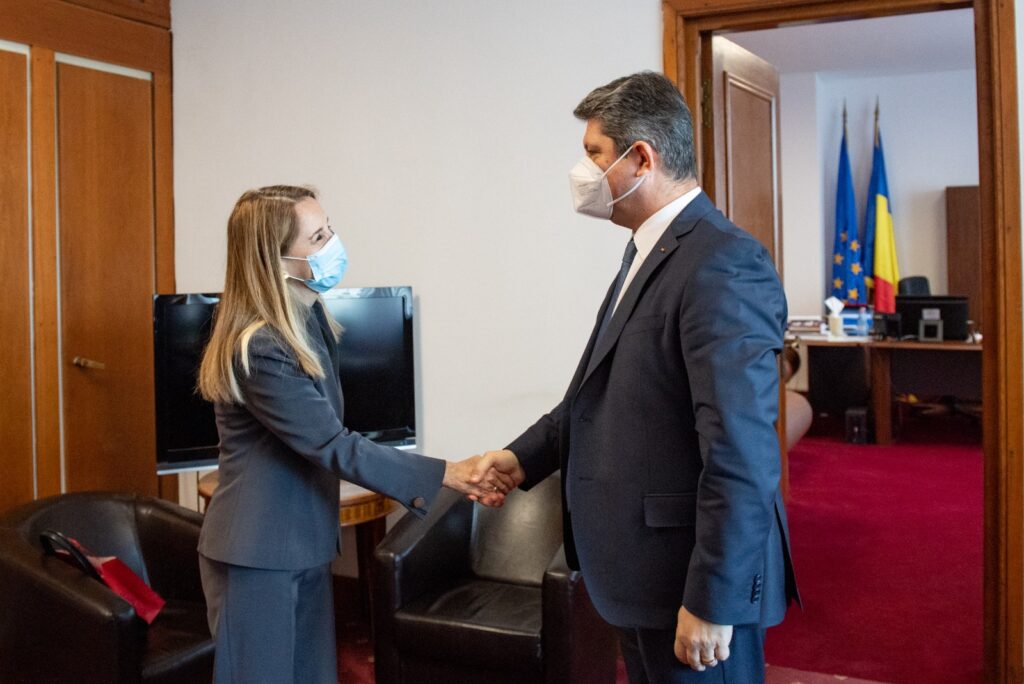 Senatorul Titus Corlățean, președintele Comisiei pentru politică externă, a primit vizita ambasadorul Republicii Chile în România