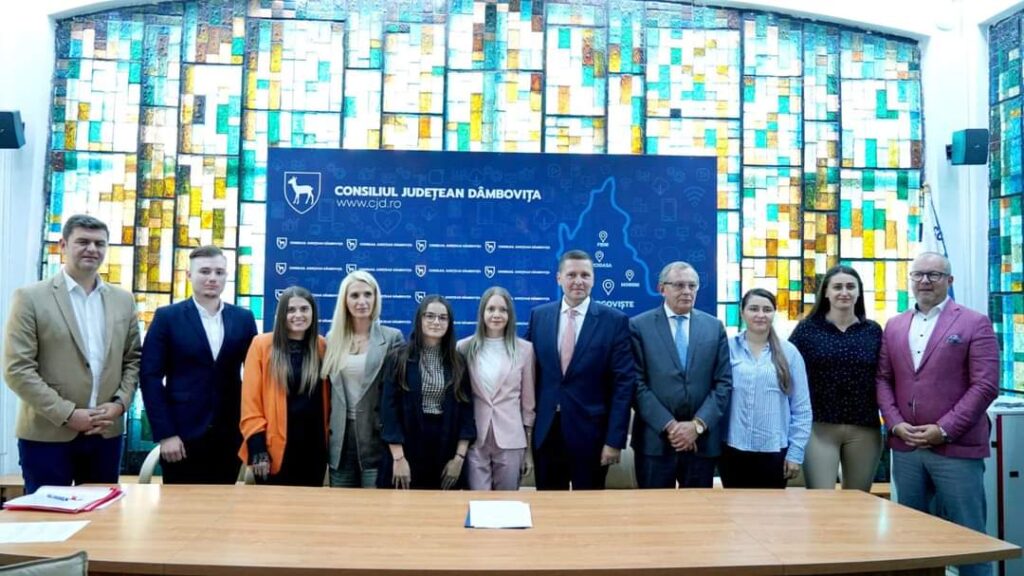 Un nou program de internship debutează la Consiliul Județean Dâmbovița