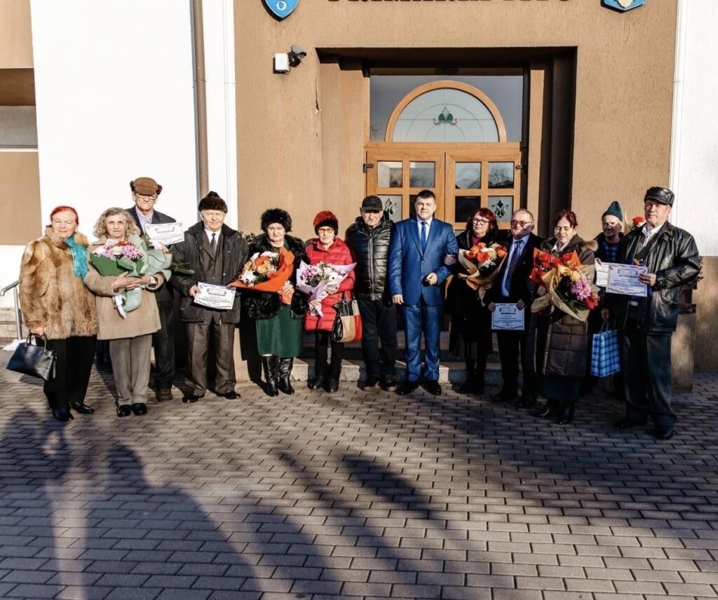 Titu, de Dragobete au fost premiate cuplurile care, prin 50 de ani de căsătorie neîntreruptă, au demonstrat fidelitate, respect și devotament