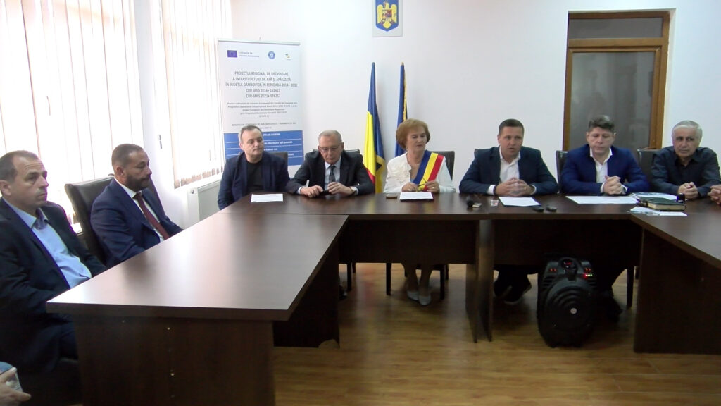 Semnarea contractului privind înființarea și extinderea rețelelor de alimentare cu apă și canalizare în Nucet, Perșinari, Văcărești, Lucieni și Ludești