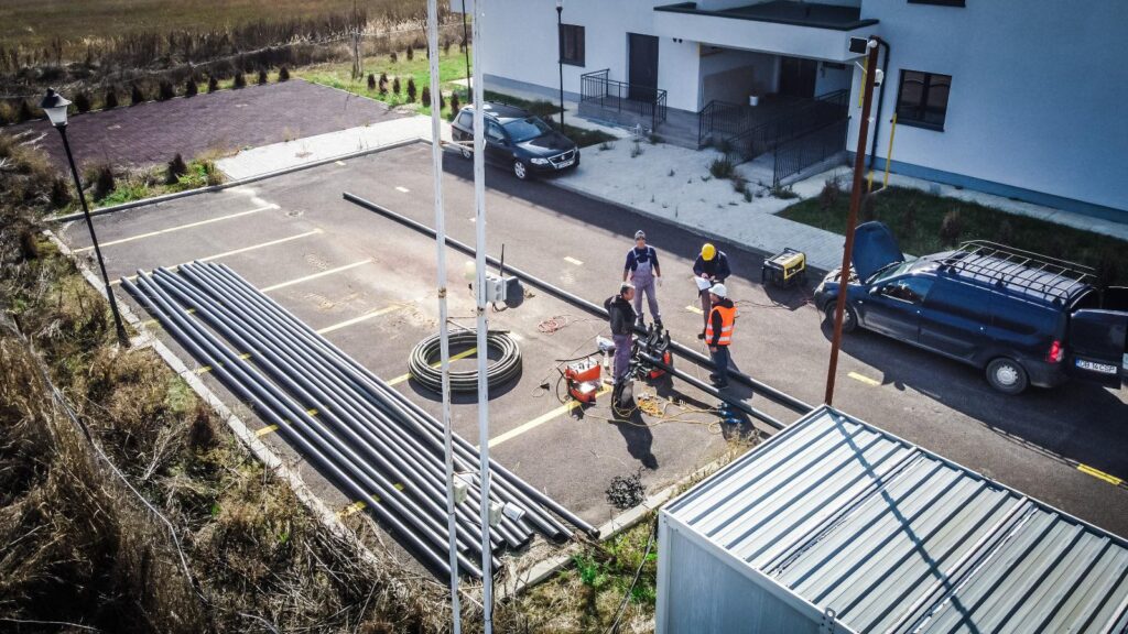 Titu, au început lucrările de racordare la rețeaua de gaze naturale pentru blocul de locuințe sociale din cartierul Fusea